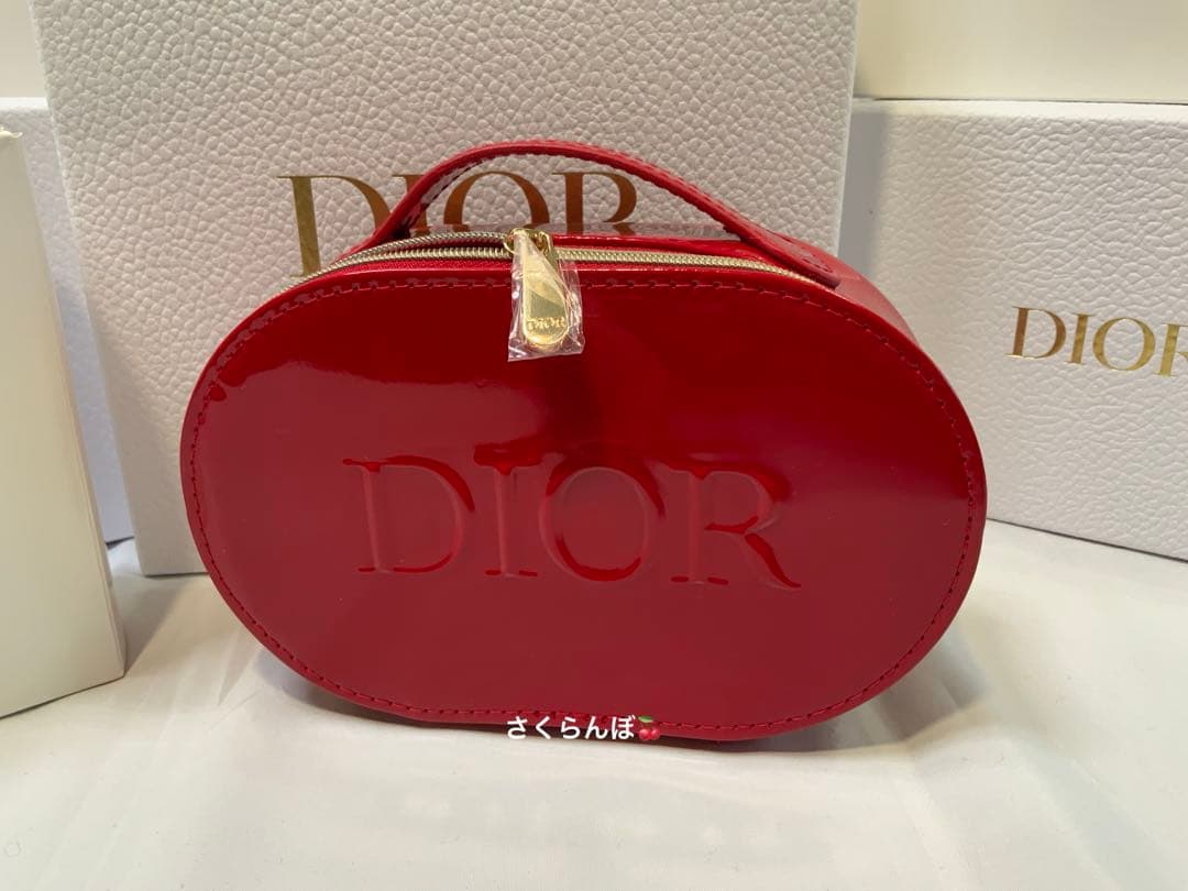 2025年　DIOR ノベルティポーチ　［新品未使用］エナメル　レッド値下げ
