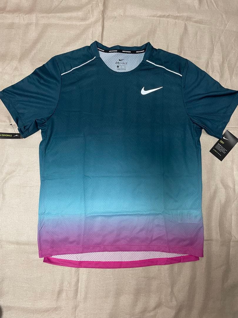 ナイキ　ランニング　tシャツ　XL