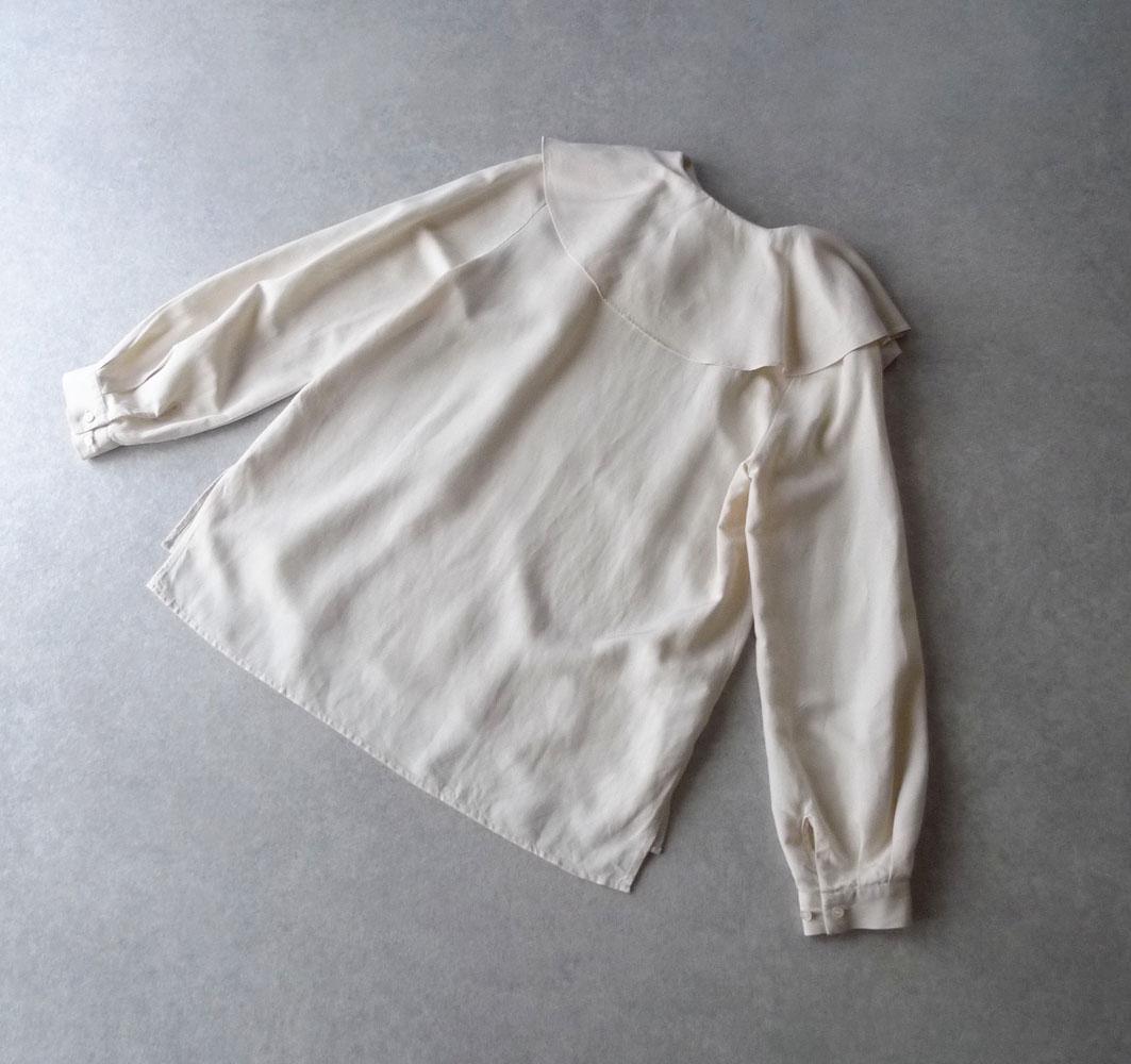 美品 ロワズィール 2,3万円 ラッフルカラーブラウス LOISIR ホワイト